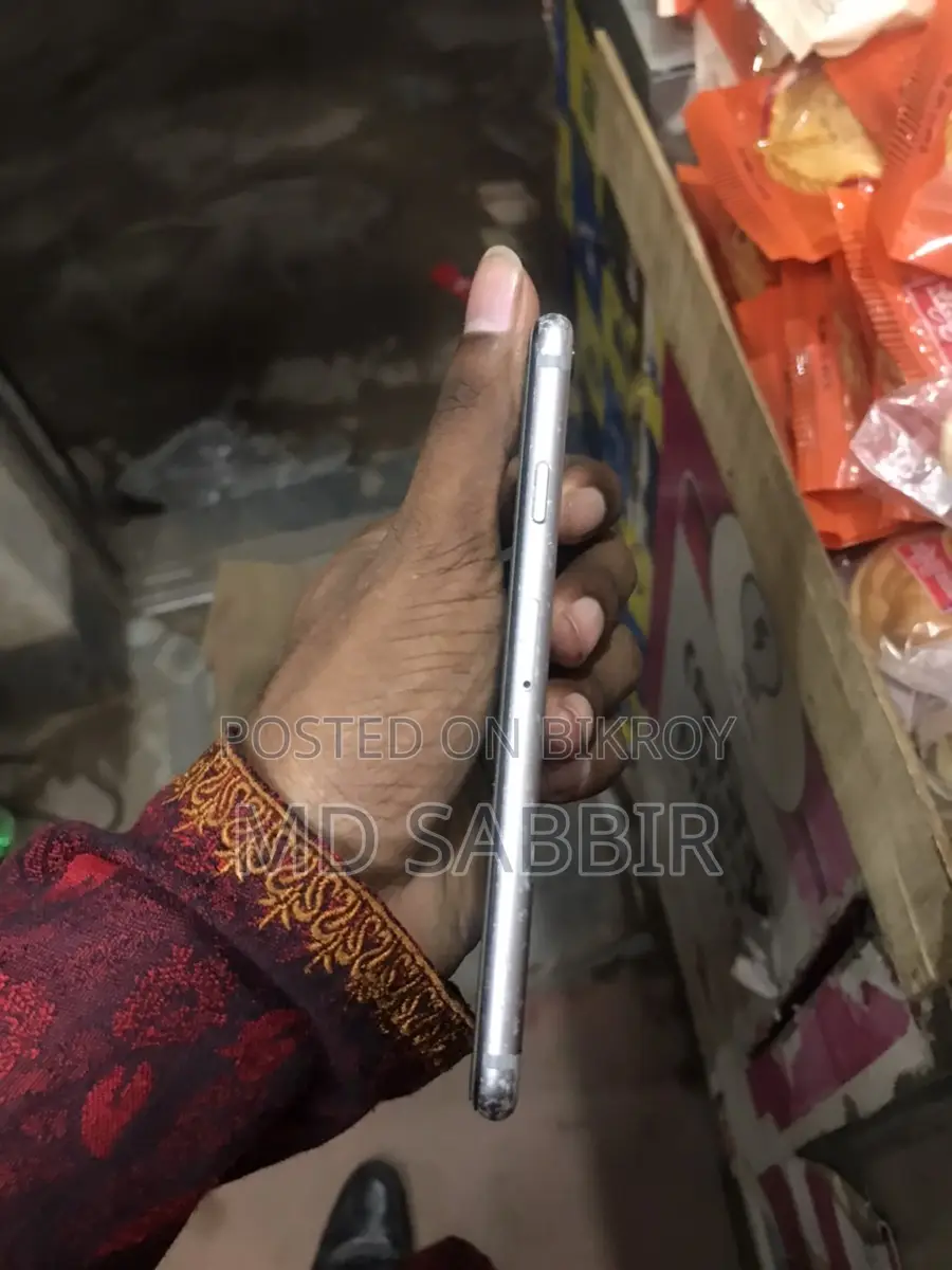 Apple iPhone 6S (ব্যবহৃত)