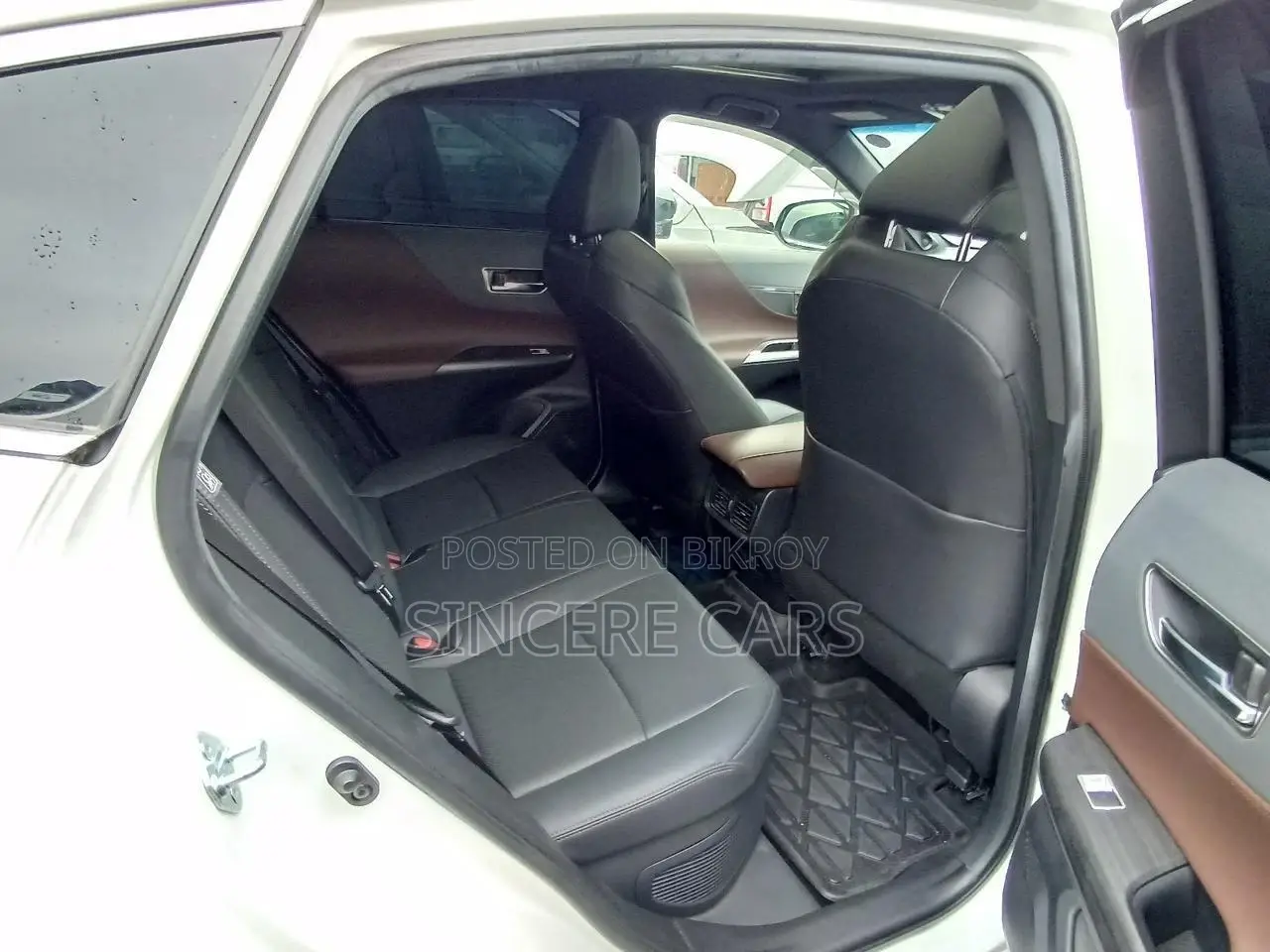 Toyota Harrier Z LEATHER HYB 4.5 2022