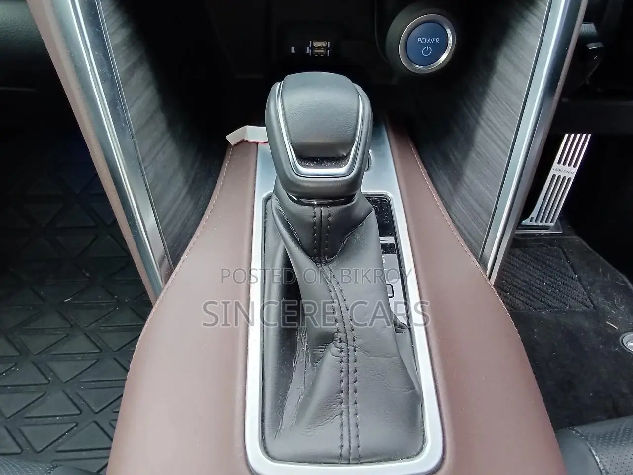Toyota Harrier Z LEATHER HYB 4.5 2022