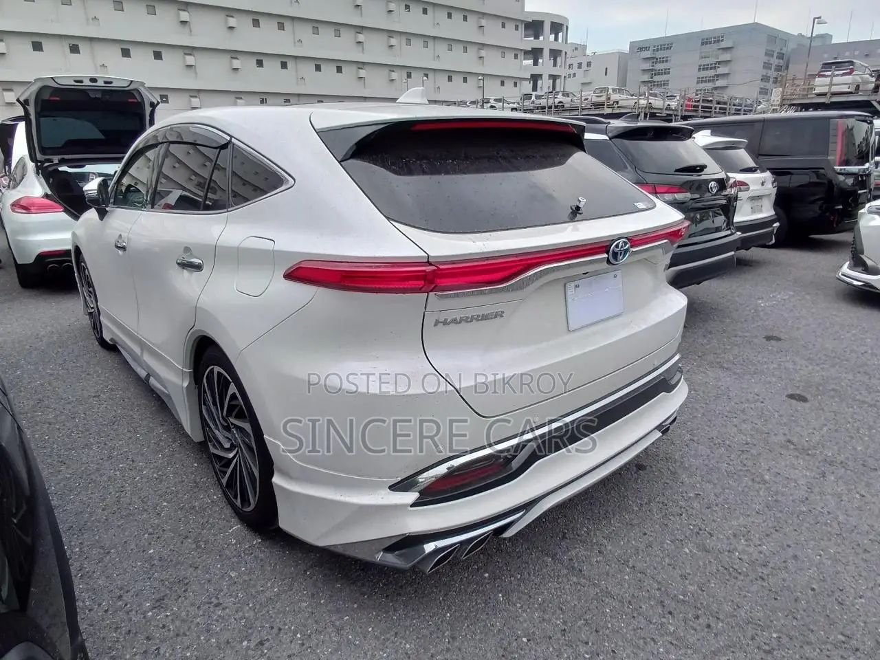 Toyota Harrier Z LEATHER HYB 4.5 2022