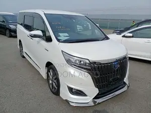 Toyota Esquire GI PREM.PEARL COLOR 2020