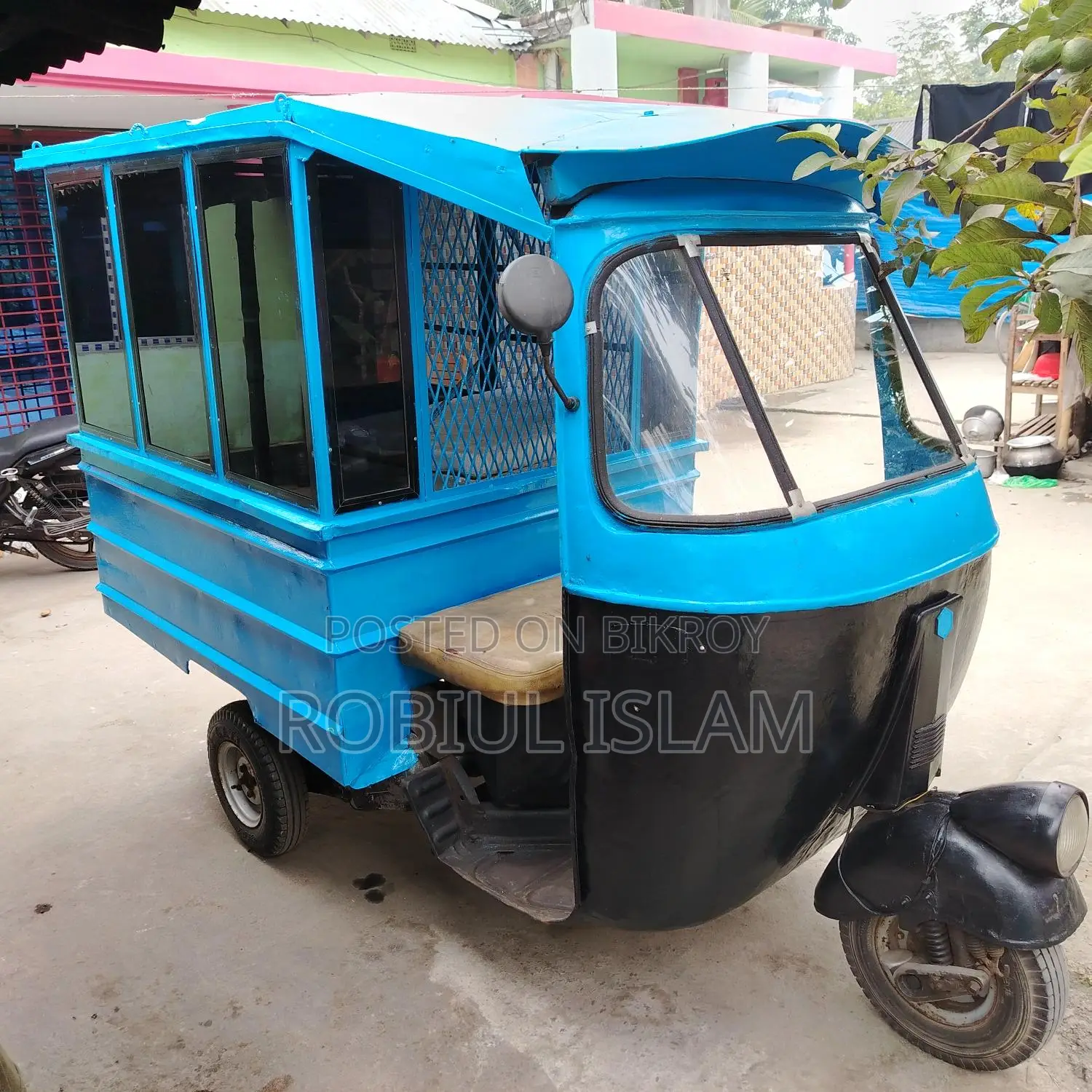 Box Body Mounted on Baby Taxi