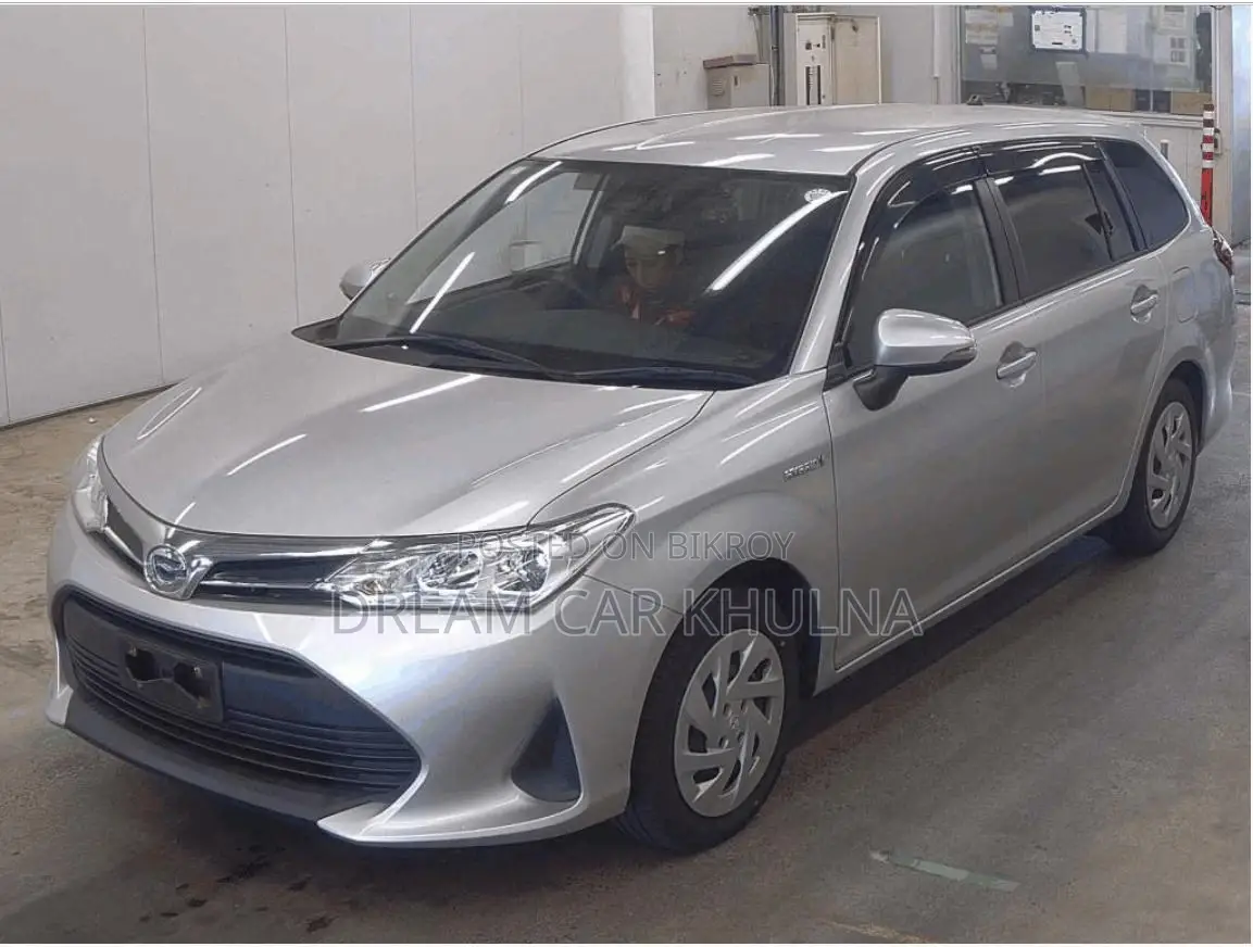 Toyota Fielder Ex Hybrid Silver 2020