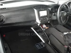 Toyota Fielder Ex Hybrid Silver 2020