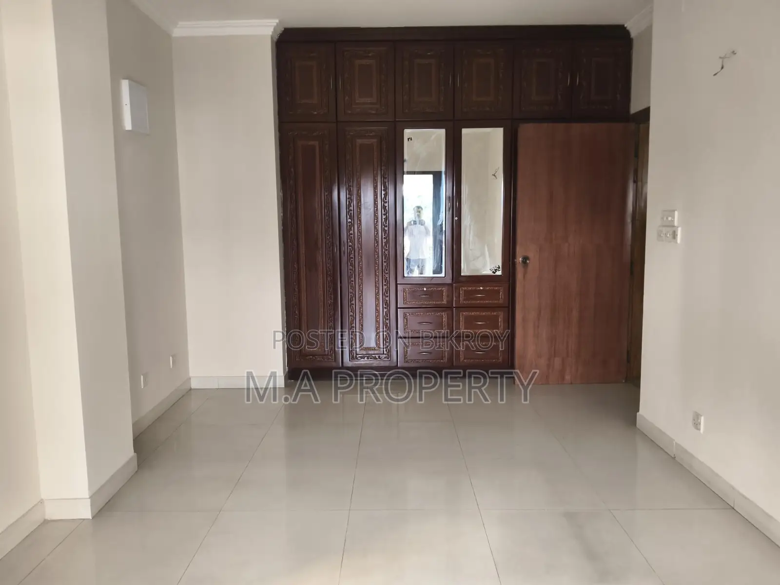 Rent Apt Exclusive 4-Bed 2-Carpark, 3600sqft Gulshan North