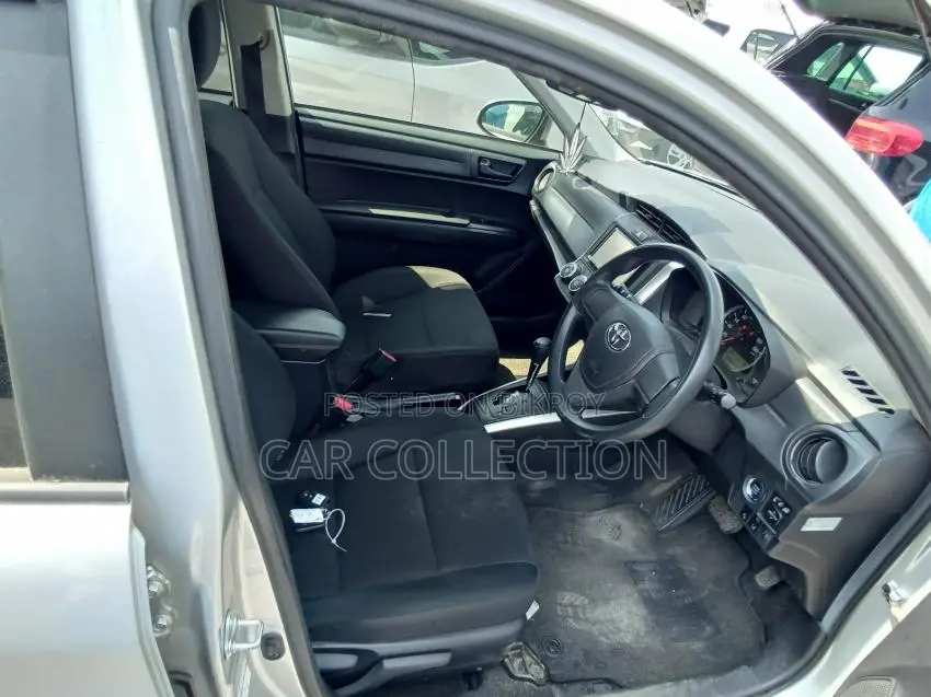 Toyota Fielder Ex Non Hybrid Silver 2020
