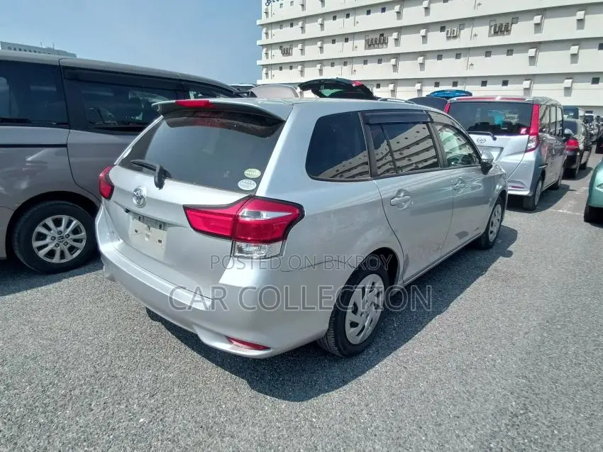 Toyota Fielder Ex Non Hybrid Silver 2020