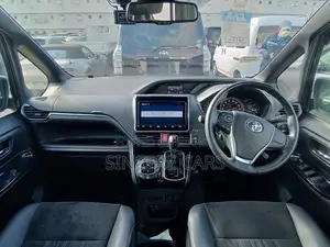 Toyota Esquire GI PREMIUM NON HYB 2020
