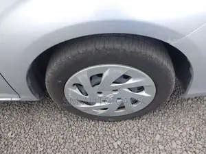 Toyota Fielder Non Hybrid EX Silver 2020