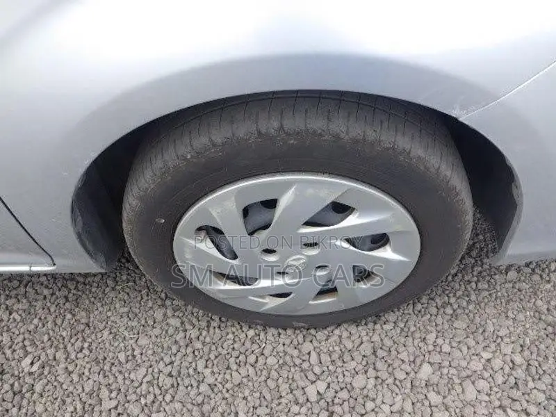 Toyota Fielder Non Hybrid EX Silver 2020