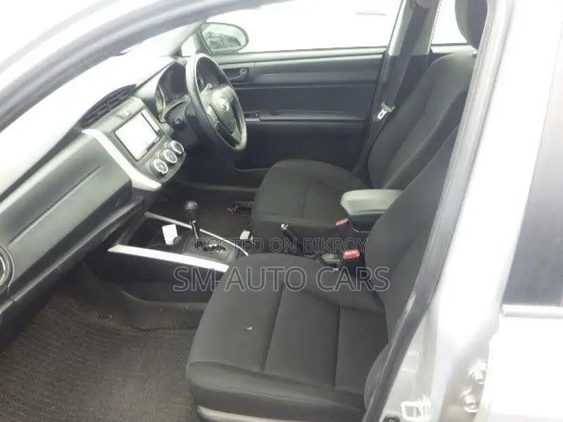 Toyota Fielder Non Hybrid EX Silver 2020