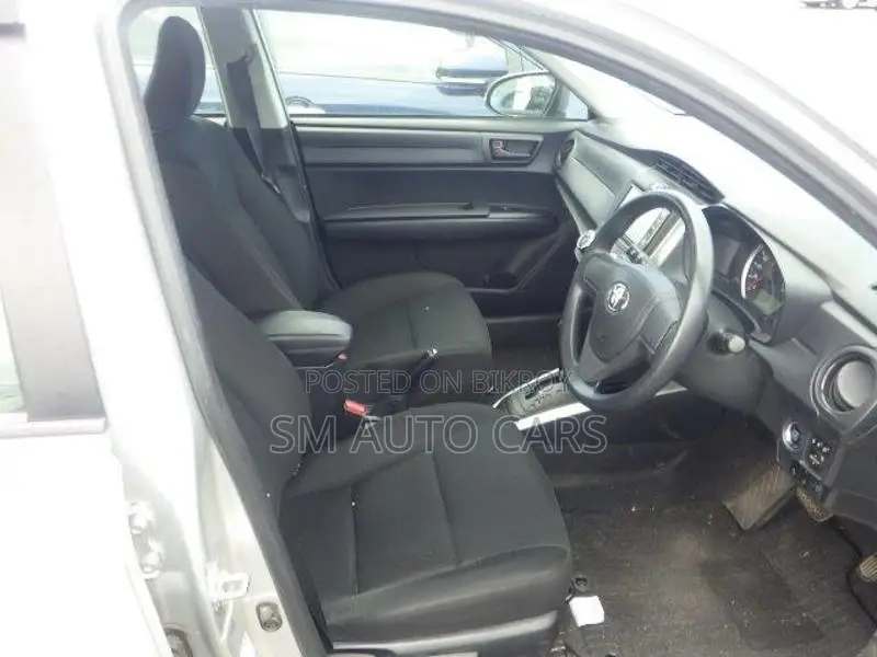Toyota Fielder Non Hybrid EX Silver 2020
