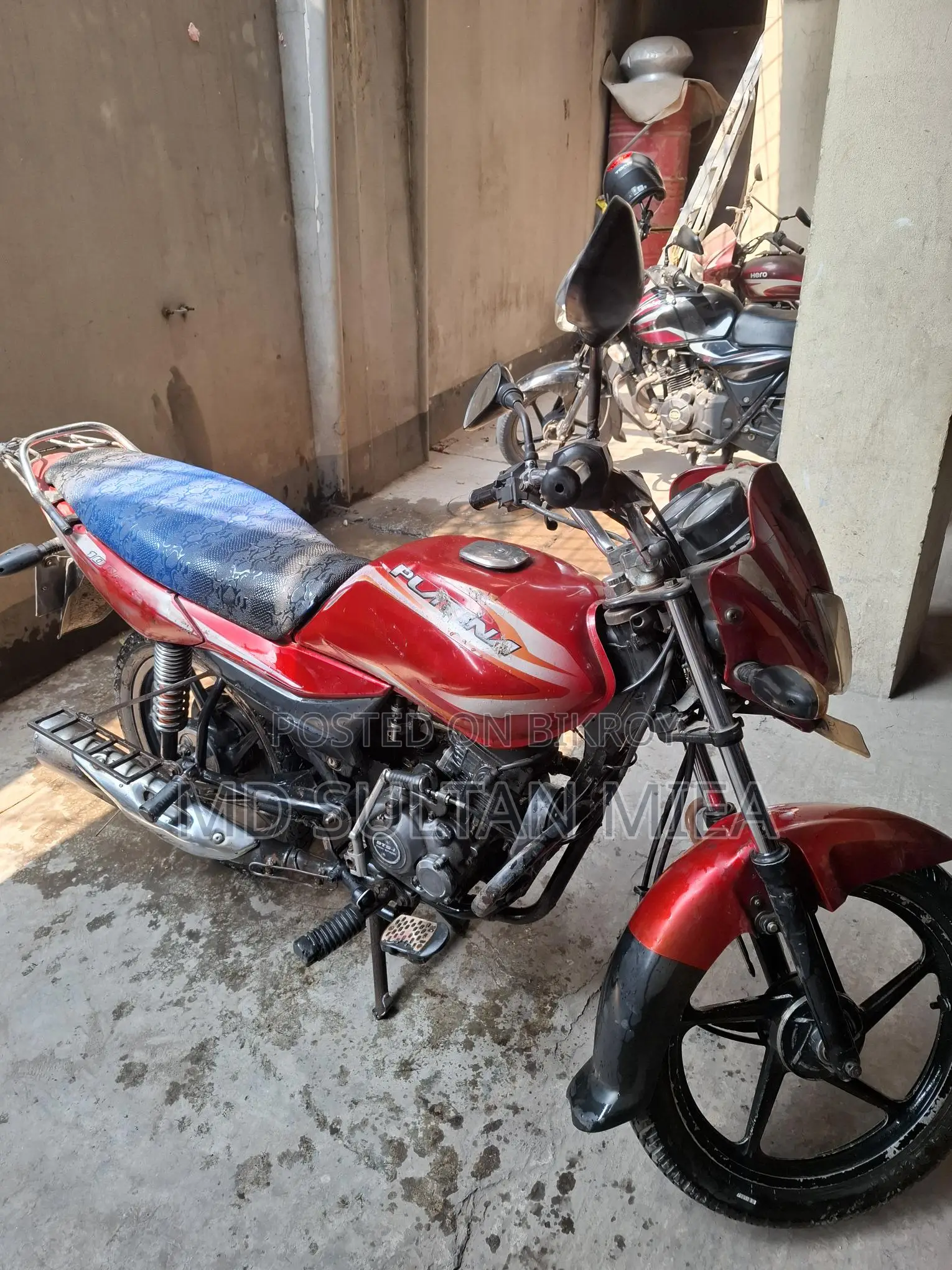 Bajaj Platina 100 . 2015