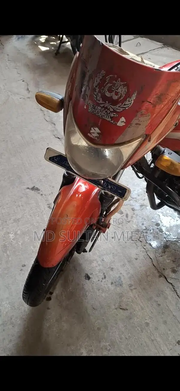 Bajaj Platina 100 . 2015