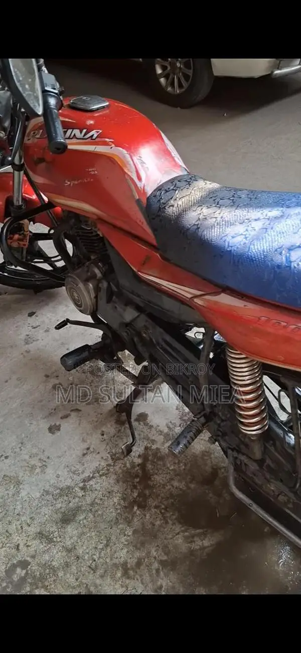 Bajaj Platina 100 . 2015