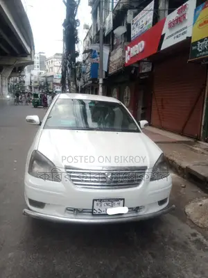 টয়োটা প্রিমিও সাদা ২০০৪