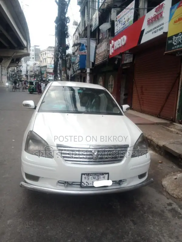 টয়োটা প্রিমিও সাদা ২০০৪