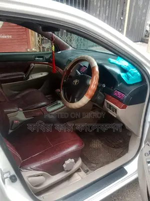 টয়োটা প্রিমিও সাদা ২০০৪