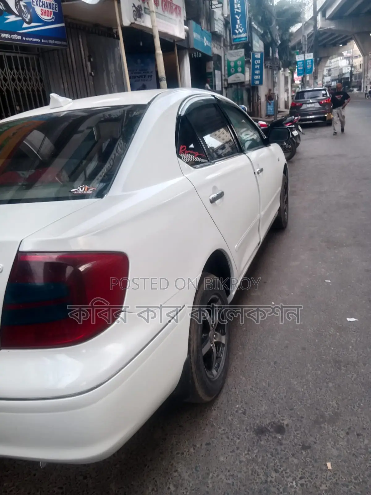 টয়োটা প্রিমিও সাদা ২০০৪