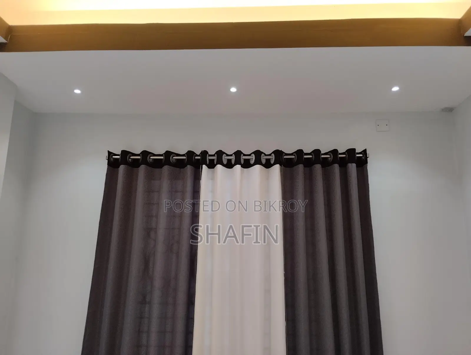 প্রিমিয়াম কার্টেনস
