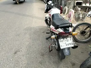 TVS Metro . 2014
