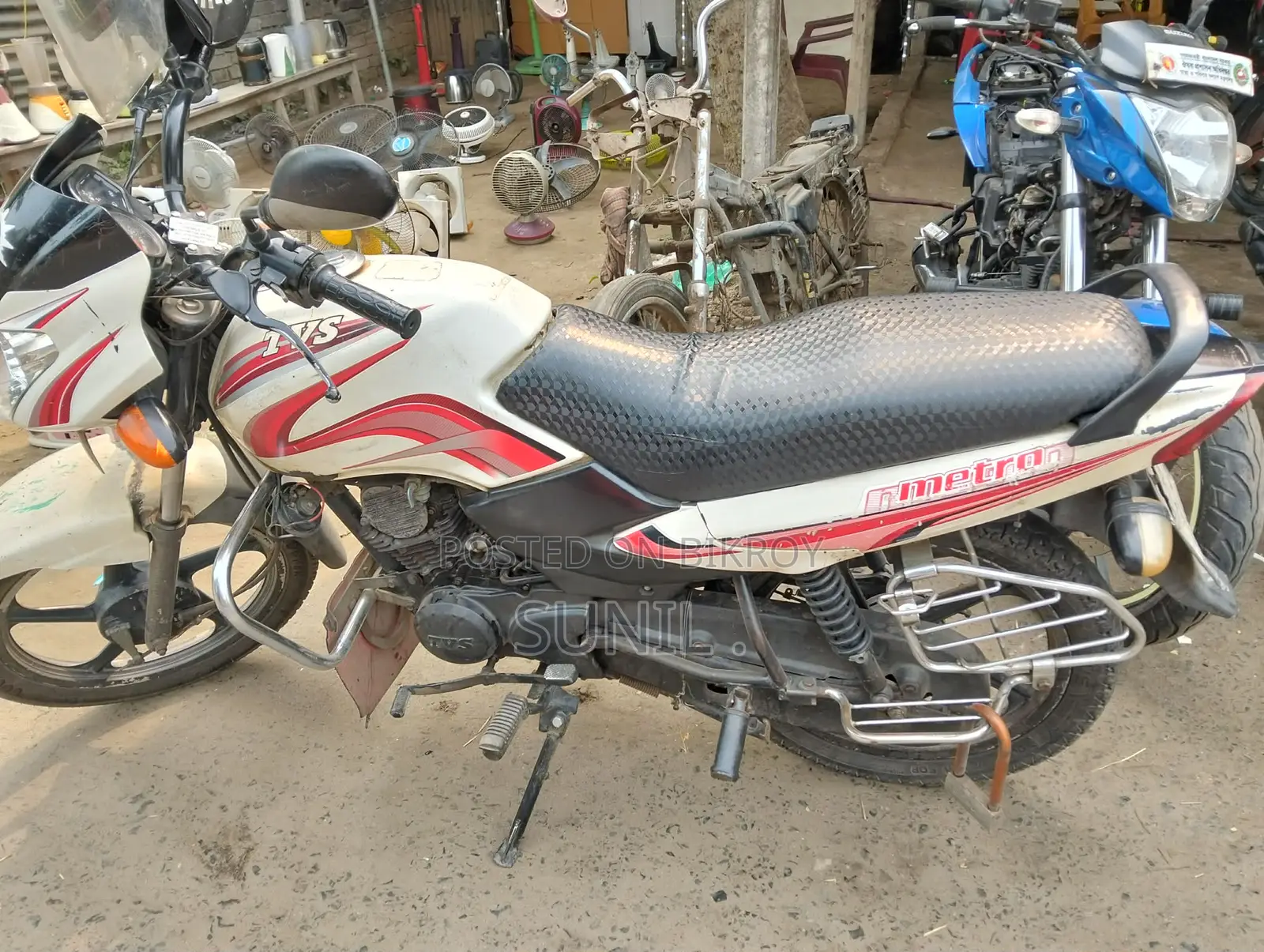 TVS Metro . 2014