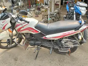 TVS Metro . 2014