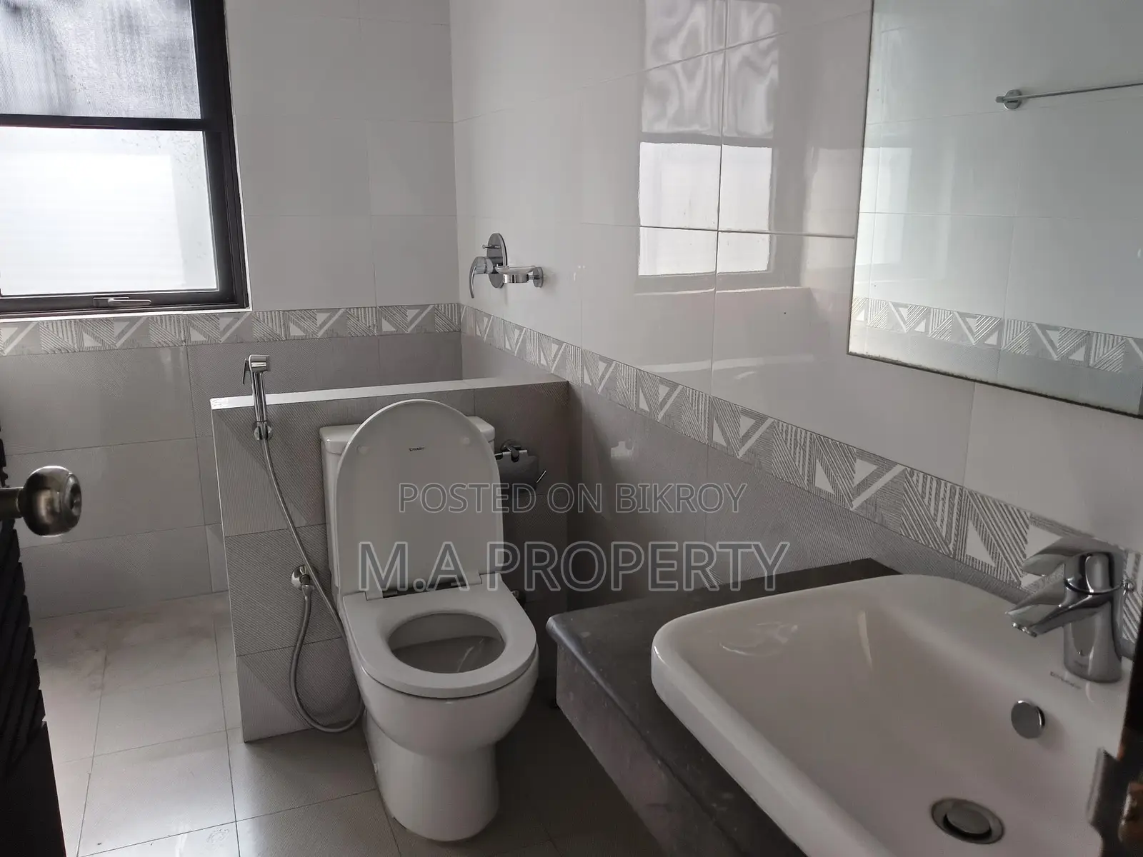 Rent furnished 3-Bedroom 2500sft 2-Carpark