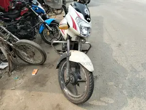 TVS Metro . 2014