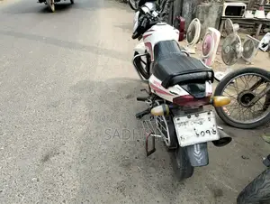 TVS Metro . 2014