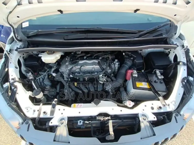 Toyota Esquire Petrol Gi Sunroof 2021