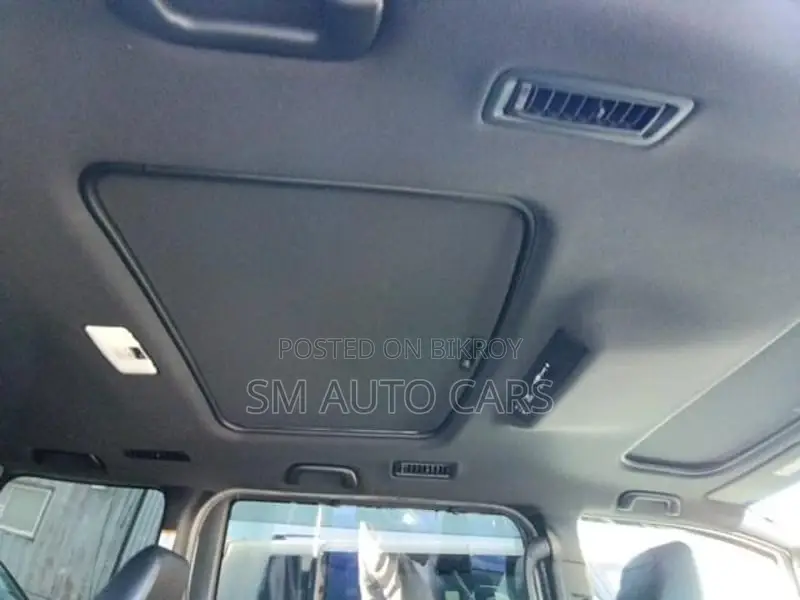 Toyota Esquire Petrol Gi Sunroof 2021
