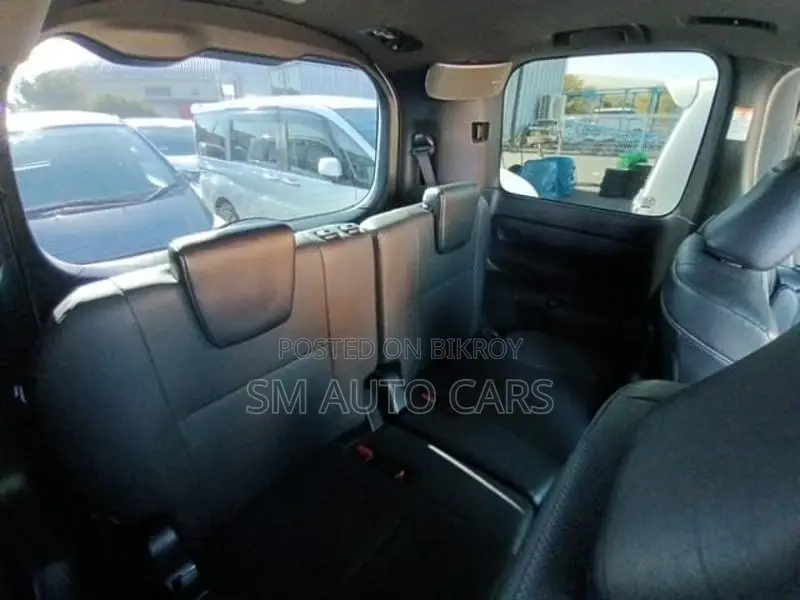 Toyota Esquire Petrol Gi Sunroof 2021