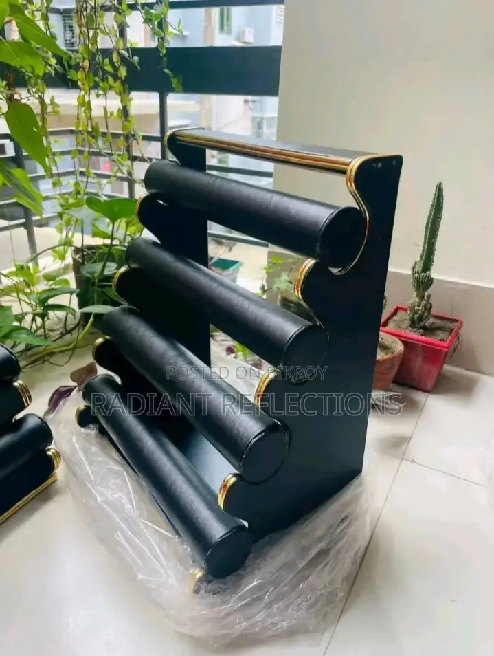 চুড়ি আলনা