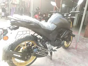 Yamaha FZS black 2025