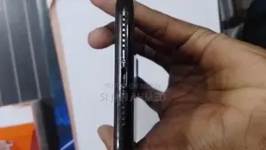 Apple iPhone 11 Pro Max . (ব্যবহৃত)