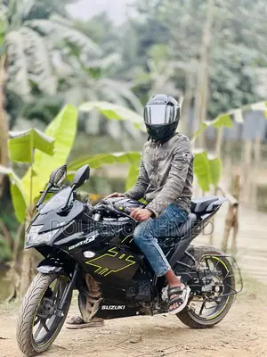 Suzuki Gixxer SF . 2025