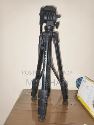 Sony A6600 +zoom Lens +tripod + Others