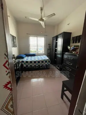 ফ্যামিলি অ্যাপার্টমেন্টে একটি রুম ভাড়া হবে
