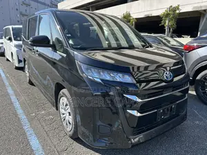 Toyota Noah X HYB PUSH 63000KM 2022