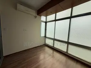 গুলশানে ৯০০ বর্গফুটের অফিস স্পেস ভাড়ার জন্য