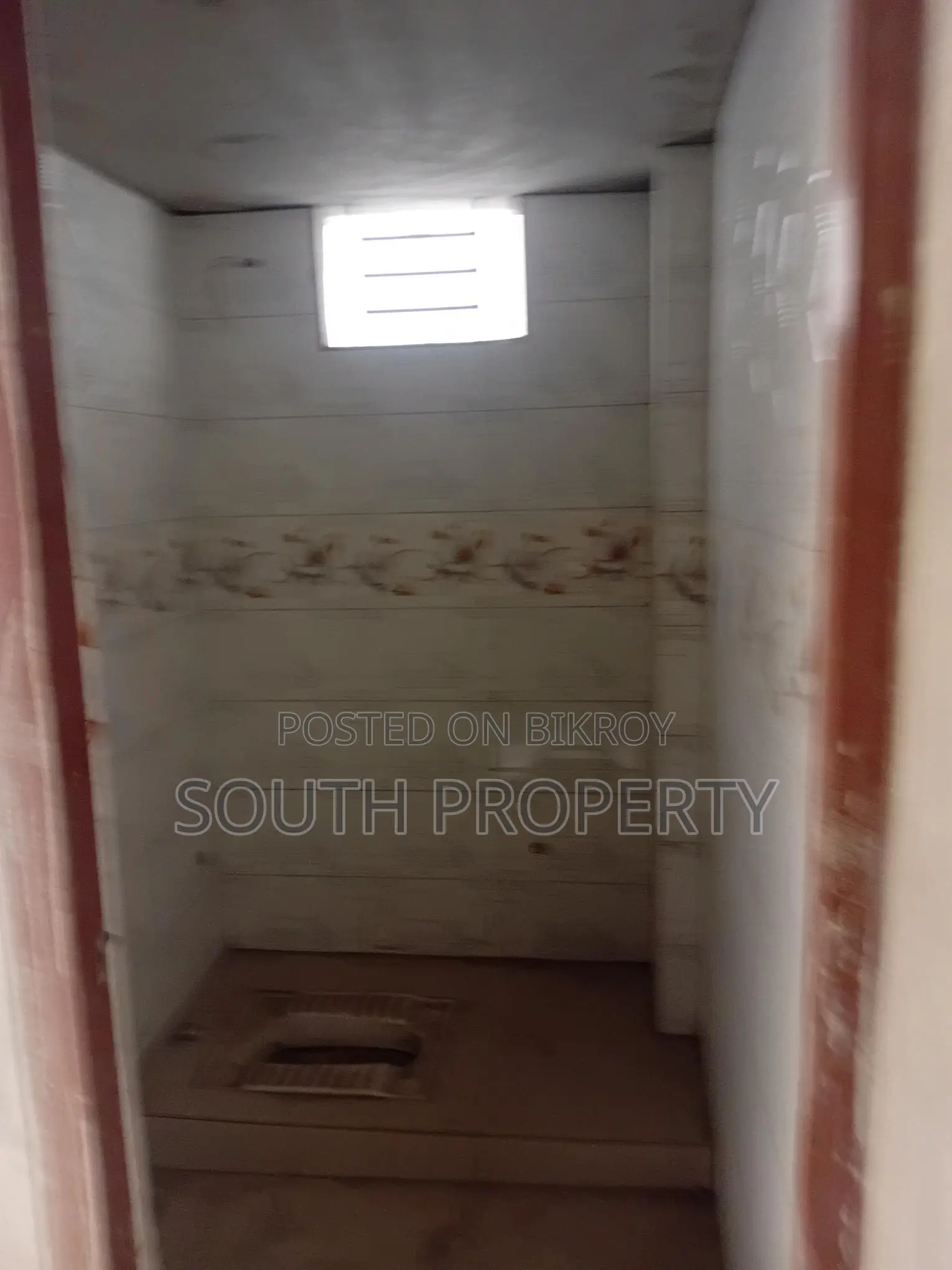 Almost ready 1320 sft flat sale at Reazbagh, Dhaka