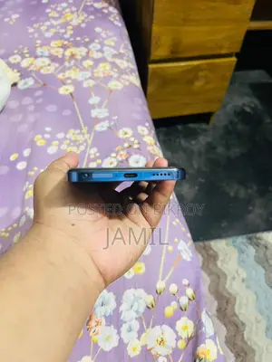 Vivo V30 Lite 12-256 (Used)