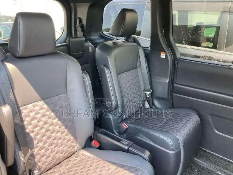 Toyota Voxy S-Z Leg Rest 2022