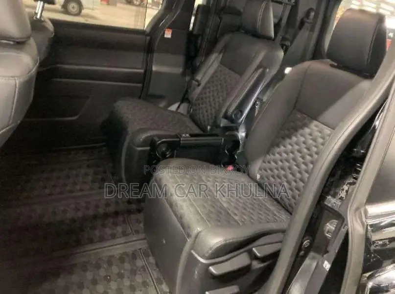 Toyota Voxy S-Z Leg Rest 2022
