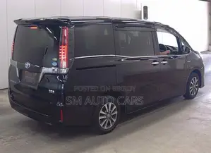 Toyota Esquire Hybrid Gi Premium 2020