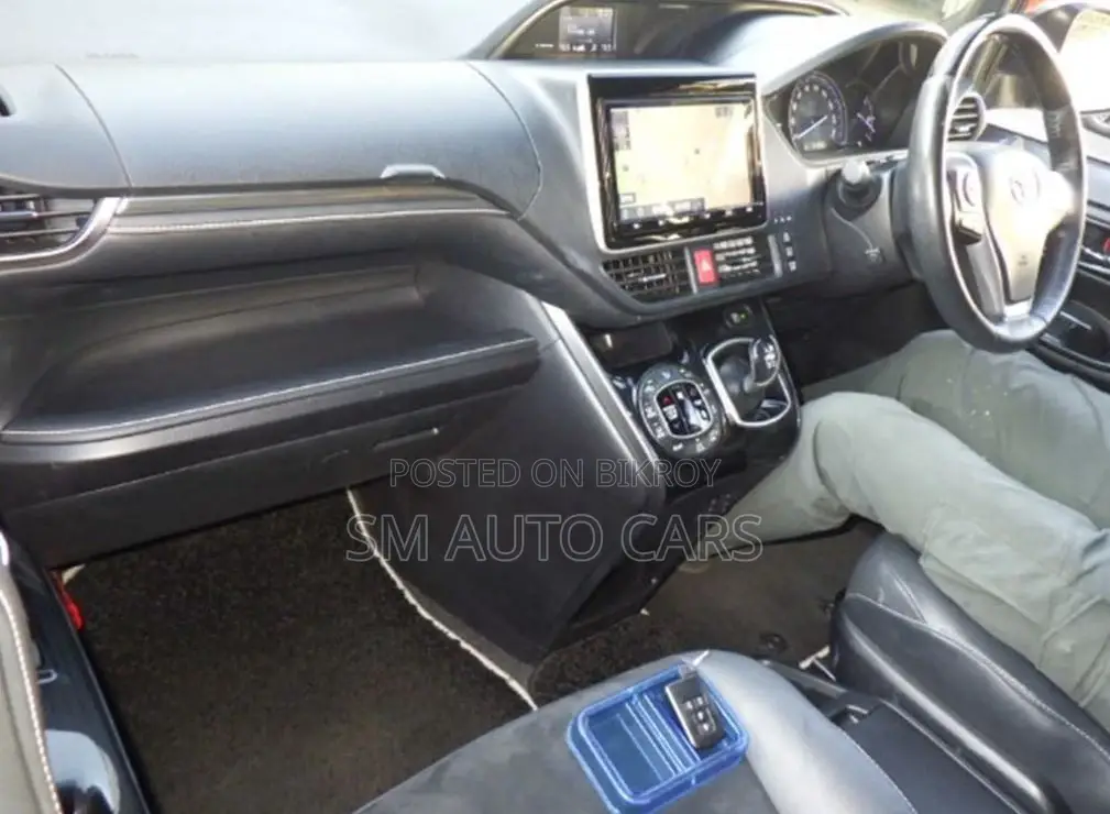 Toyota Esquire Hybrid Gi Premium 2020