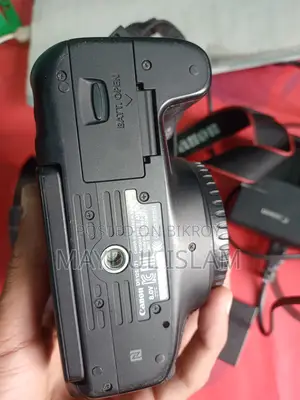 Canon 750D With 50mm STM Prime Lens 1ta Battery Charger Memory.