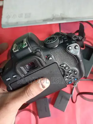 Canon 750D With 50mm STM Prime Lens 1ta Battery Charger Memory.