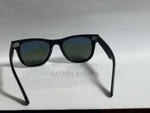 পুরুষদের সানগ্লাস বিক্রির জন্য